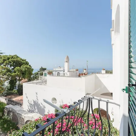 Azzurra, Appartamento Capri